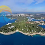 Nevina 1230 * Pula