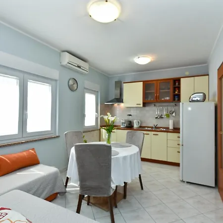 Apartman Nevina 1230 *