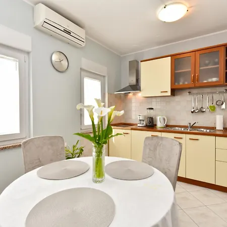 Nevina 1230 Appartement