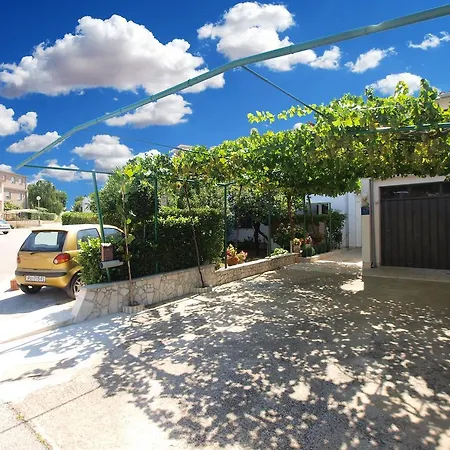 Appartement Nevina 1230 *