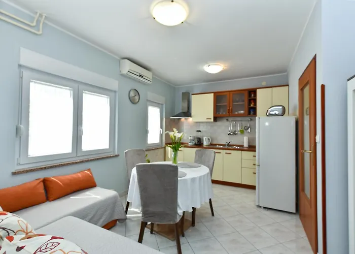 Apartment Nevina 1230 *