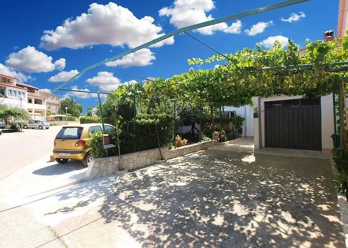 Apartment Nevina 1230 *